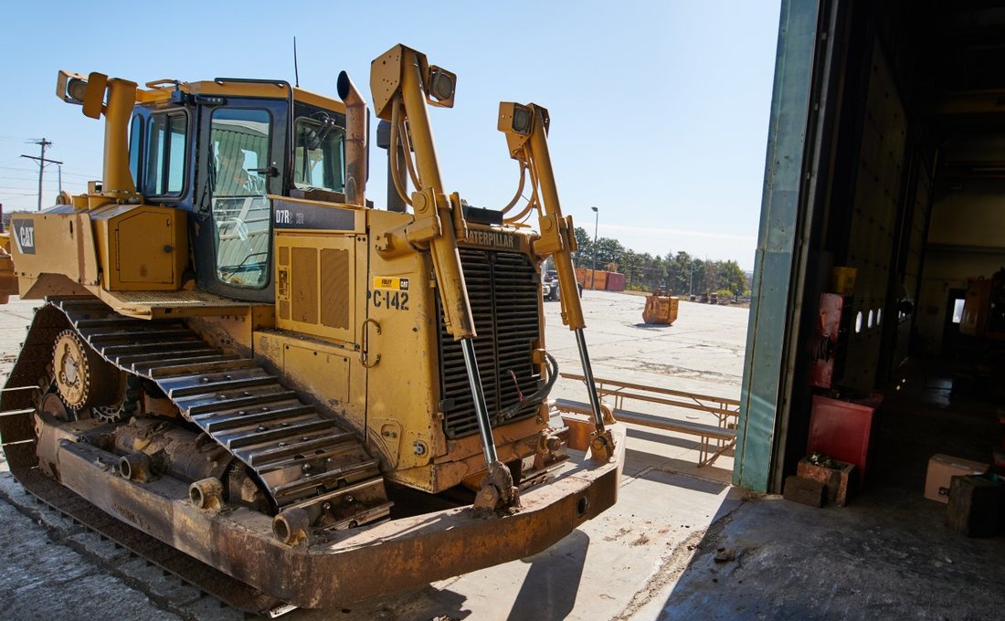 Machine Rebuilds Cat With Foley Equipment